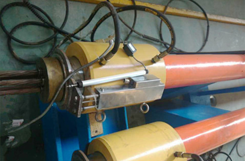 KPM鉸接式應(yīng)用實例 預(yù)應(yīng)力專用位移傳感器